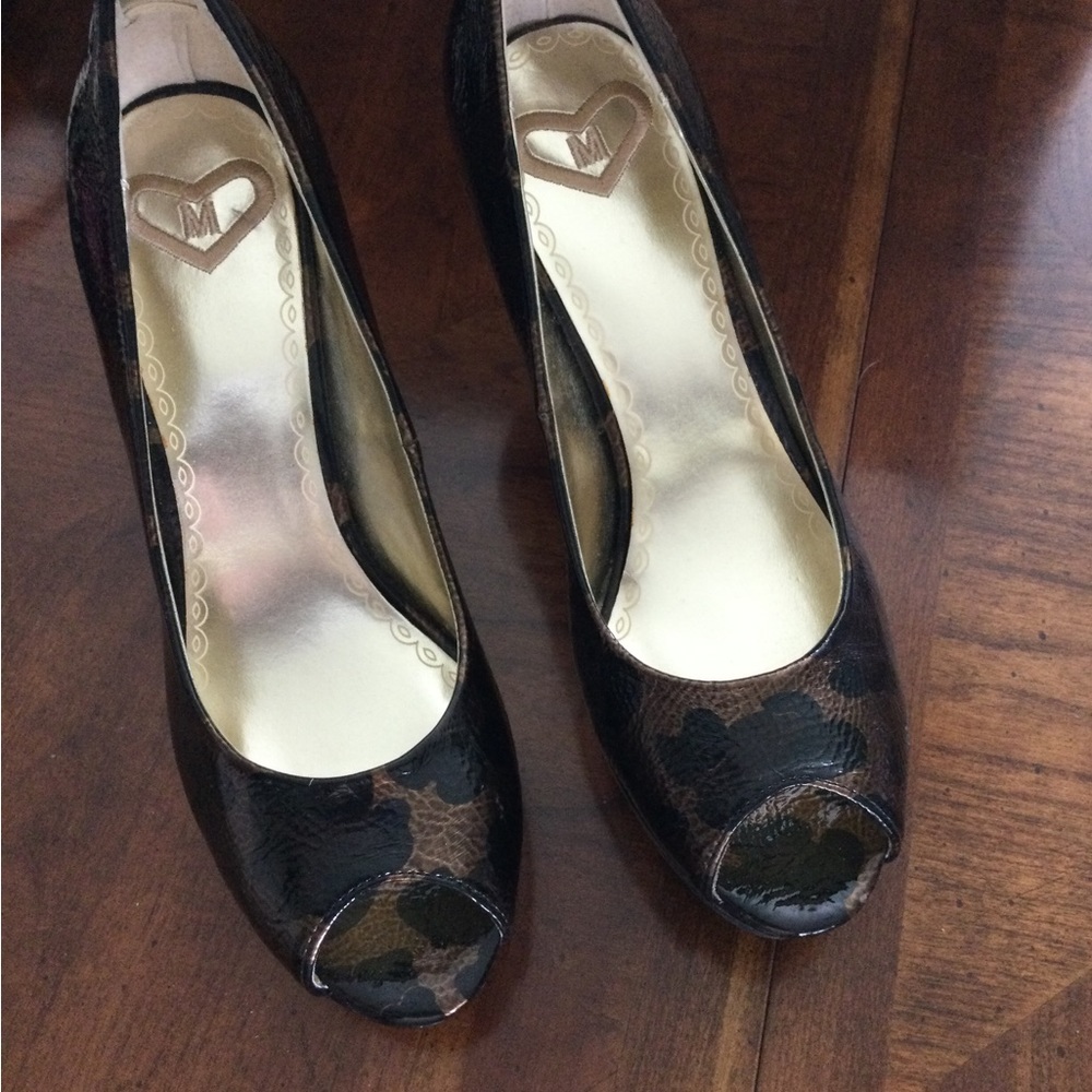 Madeline Gabean Peep Toe Heels Animal Print Size 6.5M. NWOT